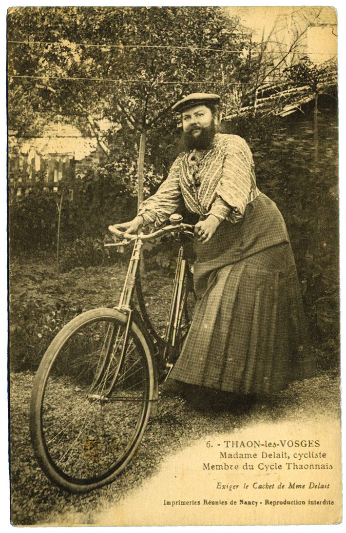 France : THAON-les-VOSGES. Madame Delait, cycliste. Membre du cycle thaonnais France : THAON-les-VOSGES. Madame Delait, cycliste. Membre du cycle thaonnais