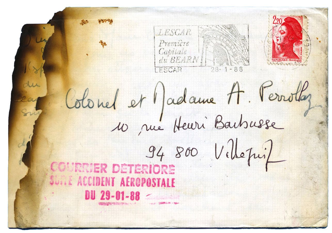 France : COURRIER DETERIORE SUITE ACCIDENT AEROPOSTALE DU 29/01/88 avec courrier joint